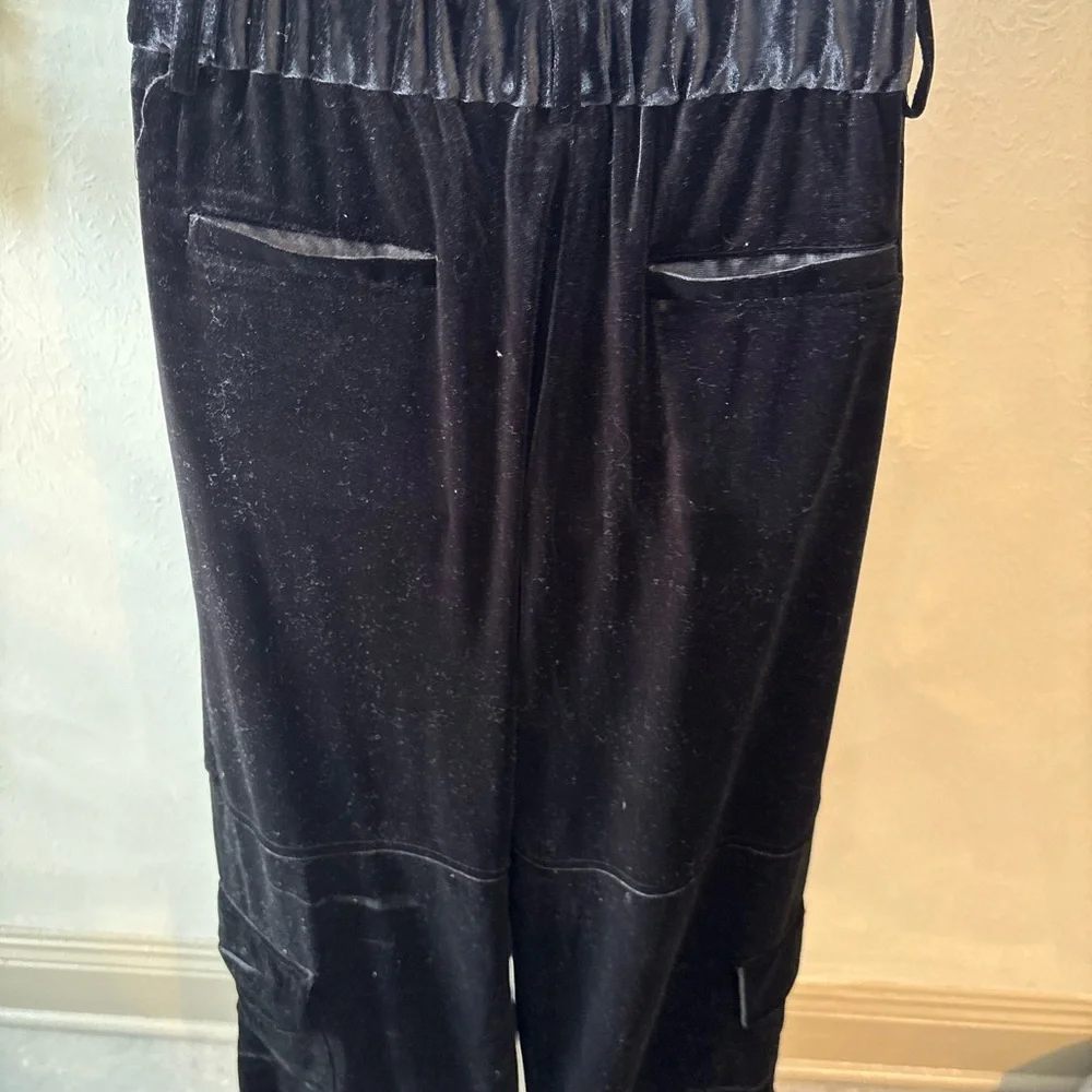 Dolce Cabo‎ Velvet Pants